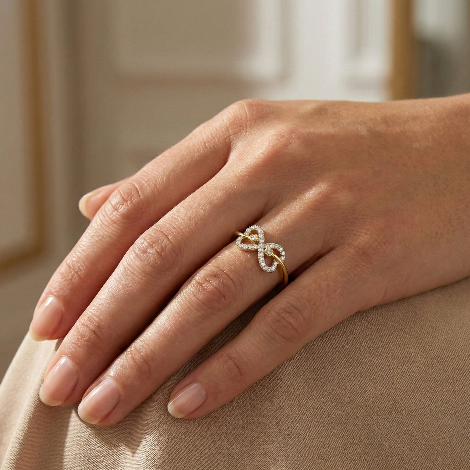 LADIES RING 0.15CT ROUND DIAMOND 10K YELLOW GOLD