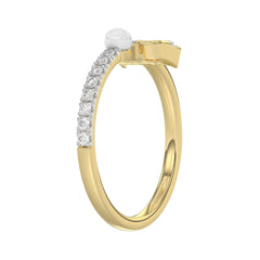 Stylish 10K Yellow Gold Ladies Ring Featuring Letter “P”, Luminous Pearl, And Round Diamond Accents. A Delicate 0.10Ct Fine Jewelry Piece.
