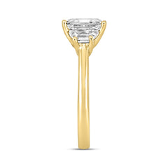 LADIES RING 2 3/4CT ROUND/TRAPEZOID/EMERALD DIAMOND 14K YELLOW GOLD