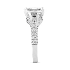 LADIES RING 4 1/2CT ROUND/PRINCESS/TRAPEZOID DIAMOND 14K WHITE GOLD (CENTER STONE PRINCESS DIAMOND 3CT )