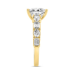 LADIES RING 3 1/2CT ROUND/EMERALD/OVAL DIAMOND 14K YELLOW GOLD (CENTER STONE OVAL DIAMOND 2.00CT)