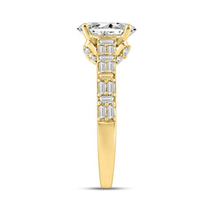 LADIES RING 2 1/2CT ROUND/BAGUETTE/OVAL DIAMOND 14K YELLOW GOLD (CENTER STONE OVAL DIAMOND 2.00CT)