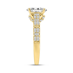 LADIES RING 2 1/2CT ROUND/BAGUETTE/OVAL DIAMOND 14K YELLOW GOLD (CENTER STONE OVAL DIAMOND 2.00CT)