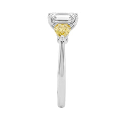 14K WHITE GOLD 2 1/2CT EMERALD/YELLOW PEAR DIAMOND LADIES RING (CENTER STONE EMERALD DIAMOND 1 1/2CT)