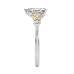 14K WHITE GOLD 2 1/4CT YELLOW PEAR DIAMOND LADIES RING (CENTER STONE PEAR DIAMOND 1 1/5CT)