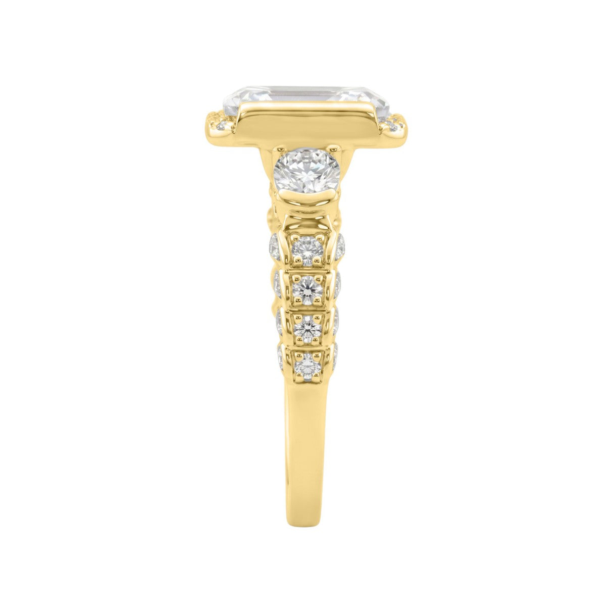 14K Yellow Gold 4.00 Ct Round &amp; Emerald Cut Diamond Engagement Ring For Women With Side Round Diamond 3.00Ct Emerald Center Stone (Color F-G -Clarity Vs1/Vs2)