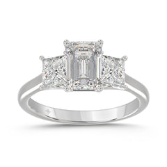 14K WHITE GOLD 2 5/8CT EMERALD/PRINCESS DIAMOND LADIES RING (CENTER STONE EMERALD DIAMOND 1 1/2CT)