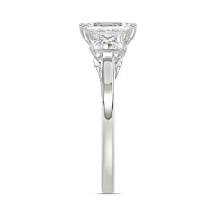 14K WHITE GOLD 2 5/8CT EMERALD/PRINCESS DIAMOND LADIES RING (CENTER STONE EMERALD DIAMOND 1 1/2CT)