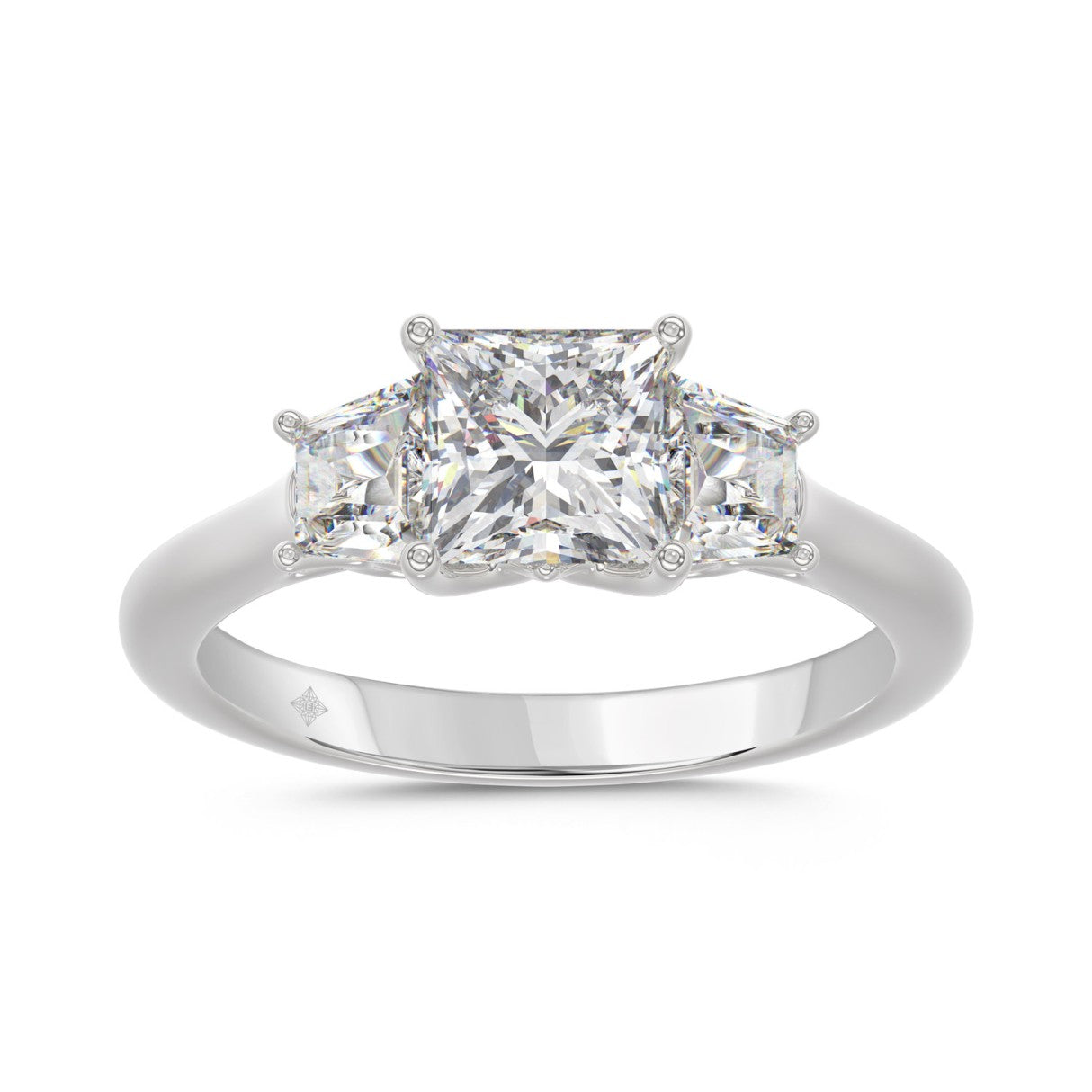 14K WHITE GOLD 1 3/4CT PRINCESS/TRAPEZOID DIAMOND LADIES RING (CENTER STONE PRINCESS DIAMOND 1 1/4CT)