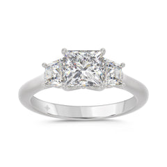 14K WHITE GOLD 1 3/4CT PRINCESS/TRAPEZOID DIAMOND LADIES RING (CENTER STONE PRINCESS DIAMOND 1 1/4CT)