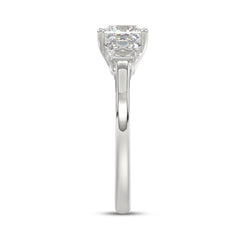 14K WHITE GOLD 1 3/4CT PRINCESS/TRAPEZOID DIAMOND LADIES RING (CENTER STONE PRINCESS DIAMOND 1 1/4CT)