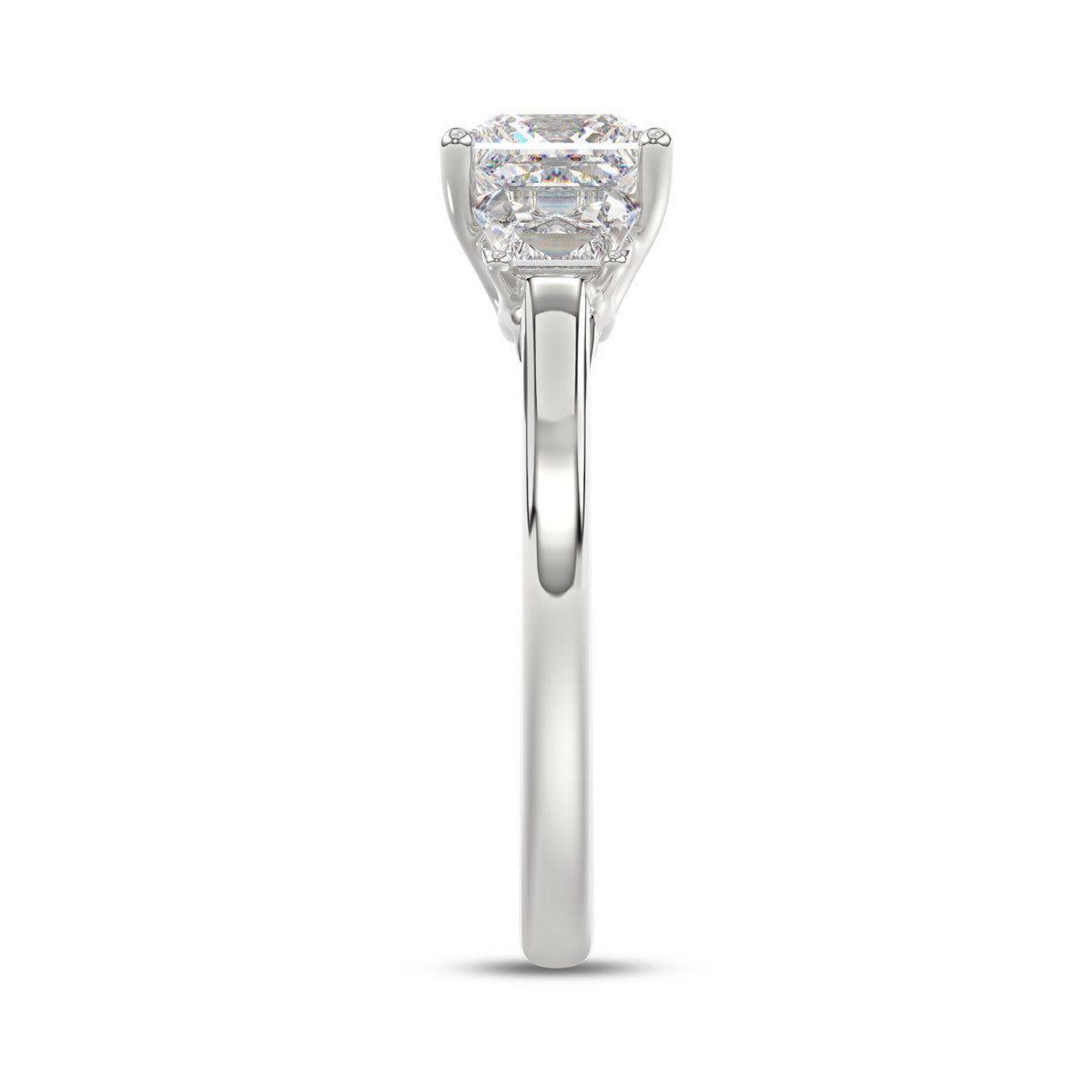 14K WHITE GOLD 1 3/4CT PRINCESS/TRAPEZOID DIAMOND LADIES RING (CENTER STONE PRINCESS DIAMOND 1 1/4CT)