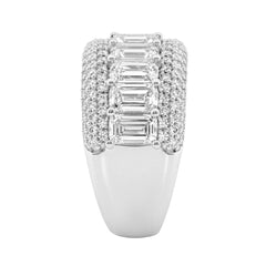 Elegant 14K White Gold Ladies Ladies Ring 3 1/4Ct Round & Emerald Cut Diamonds