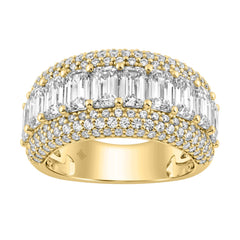 Elegant 14K Yellow Gold Ladies Ladies Ring 3 1/4Ct Round & Emerald Cut Diamonds