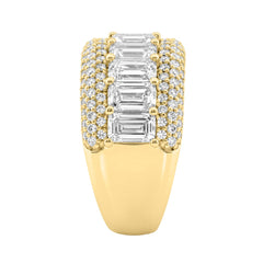 Elegant 14K Yellow Gold Ladies Ladies Ring 3 1/4Ct Round & Emerald Cut Diamonds